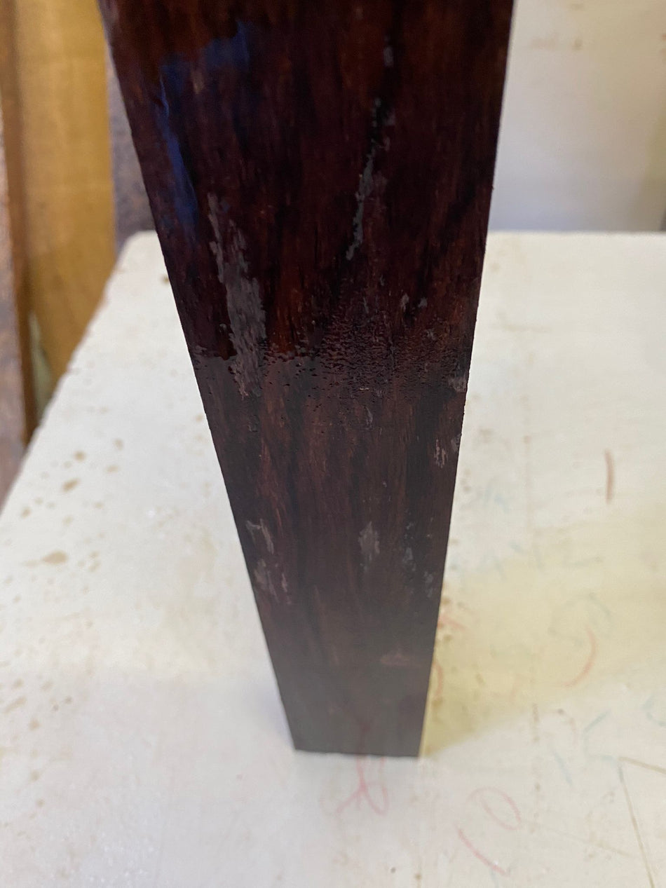 Compre el mejor palo de rosa de la India Oriental de 1 1/2" x 1 1/2" x 30" para tornear.