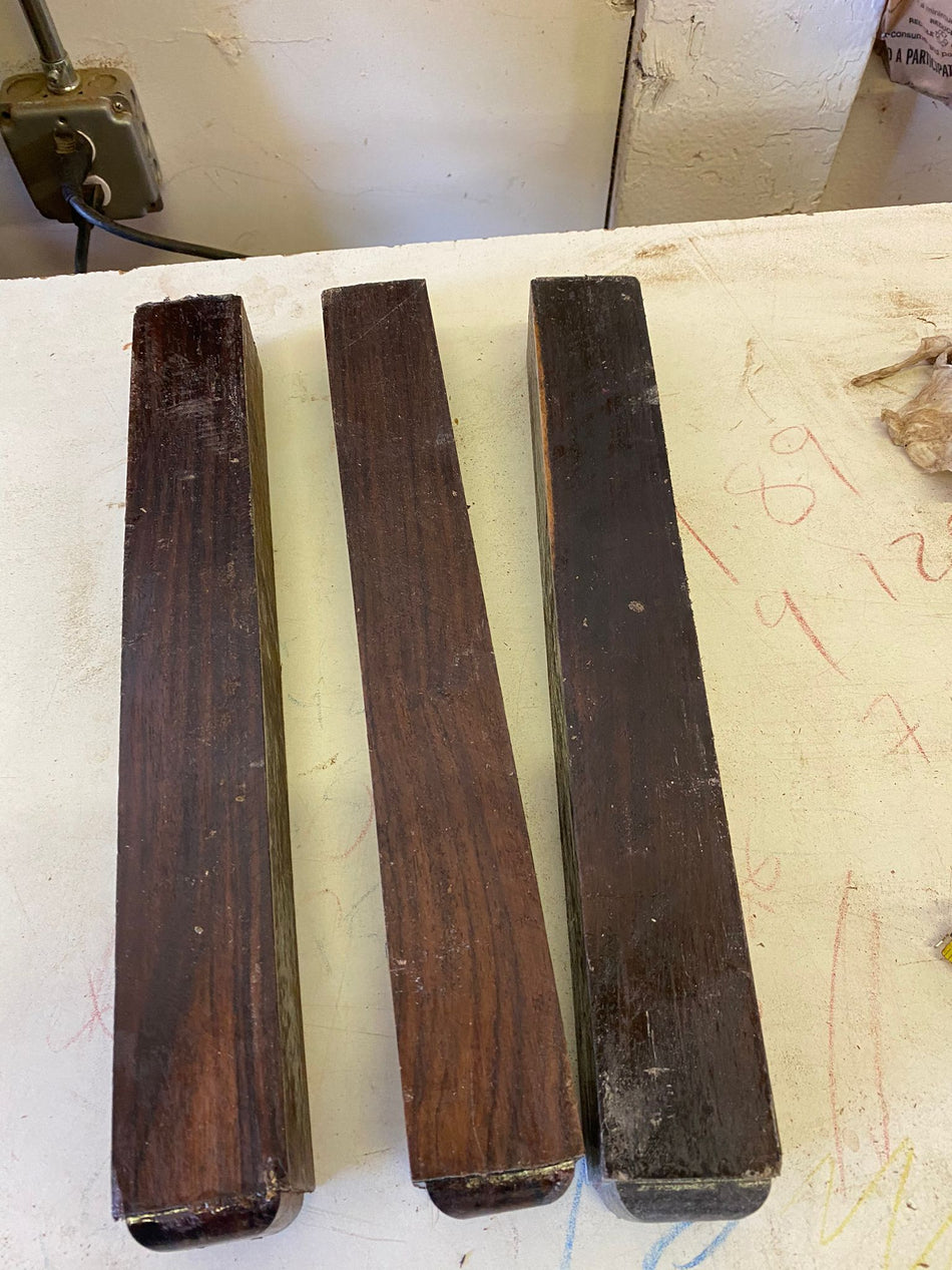 Compre el mejor torneado en blanco de madera de rosa de la India oriental de 2" x 2" x 18"
